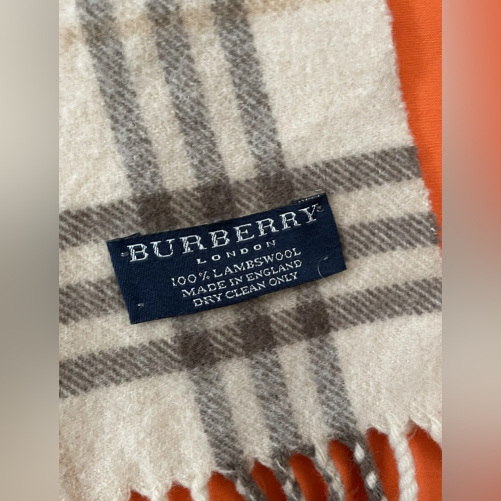 Burberry Scarf Womens 100% Lameswool Burberry London Made In England - Picture 4 of 5